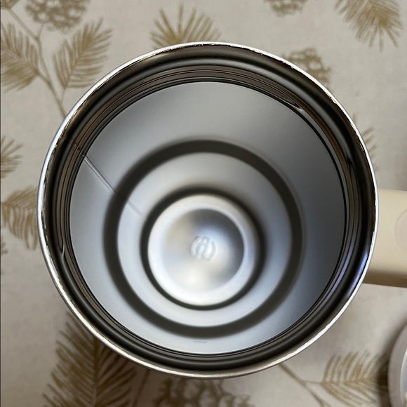 Stanley Cream and White Mugs with handles - Picture 8 of 15